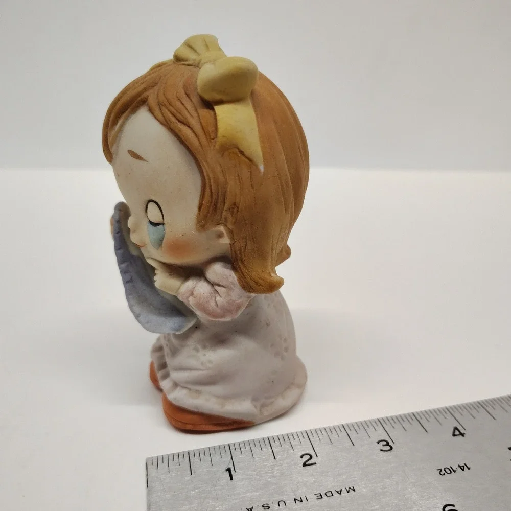 N/A vintage figurine